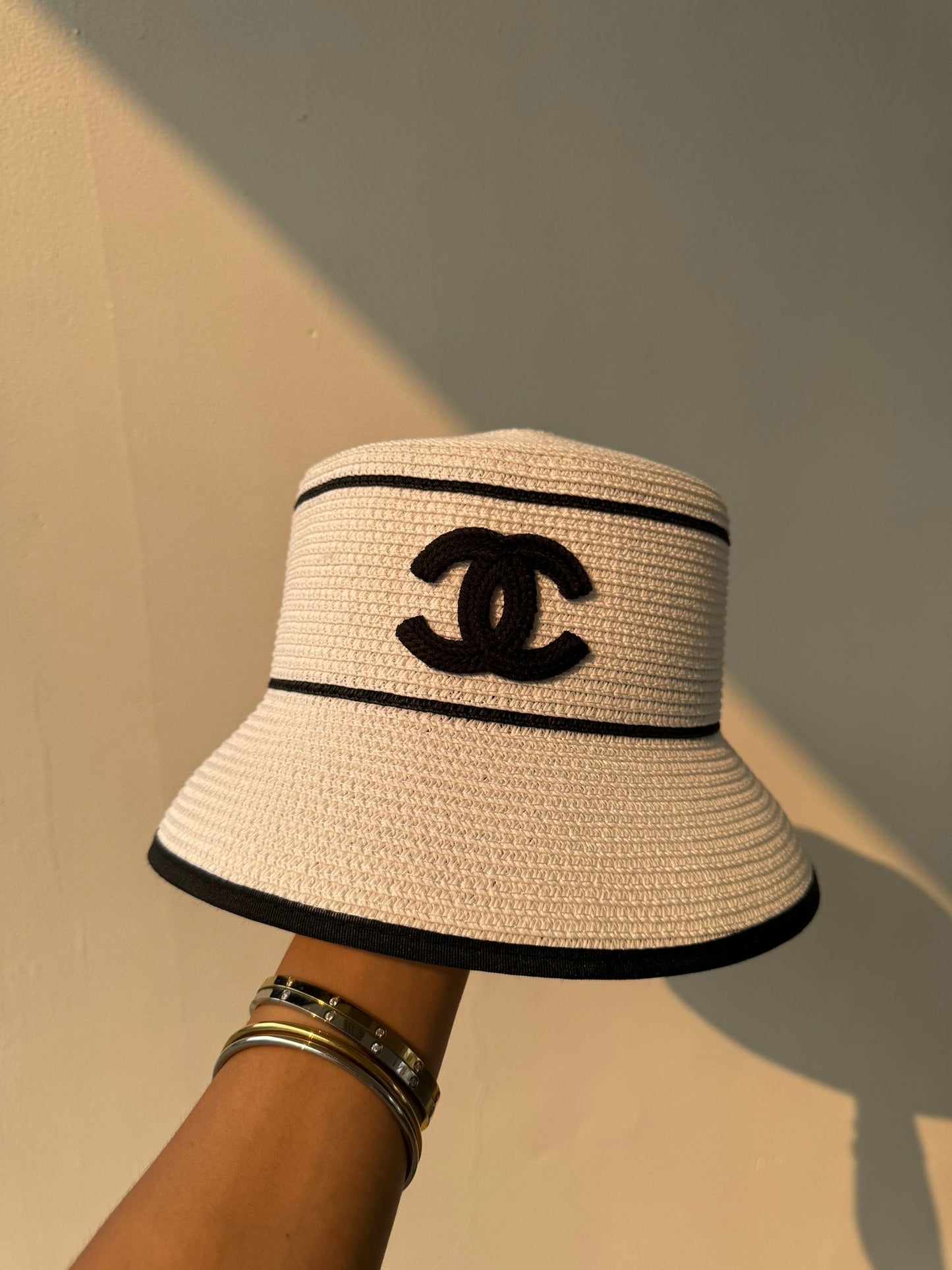 Hat Chanel Blanco old money