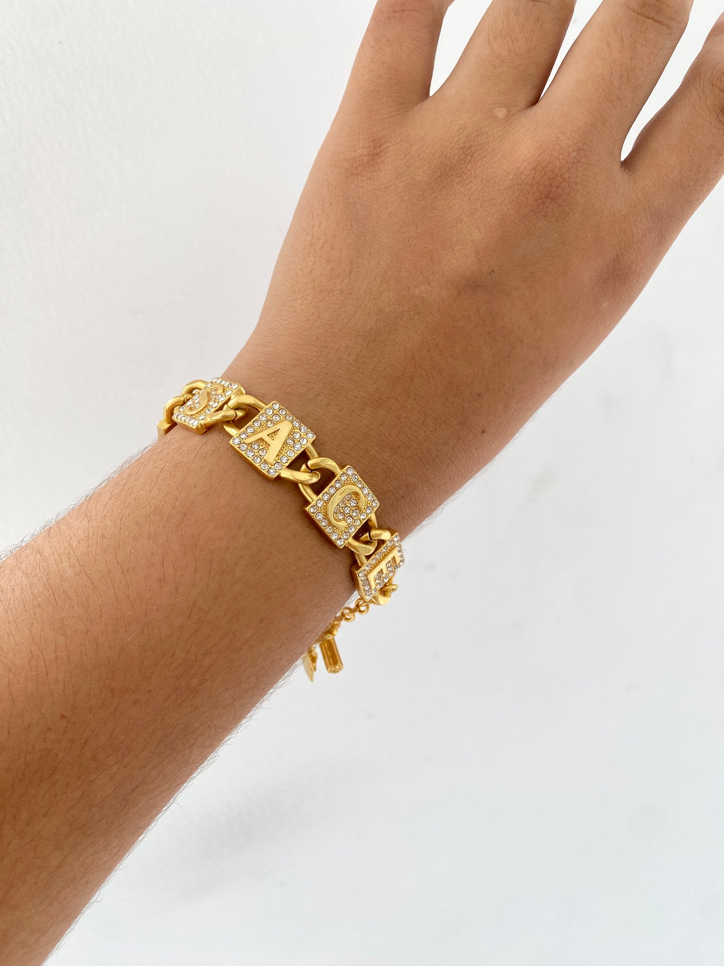 Brazalete Versace Charms