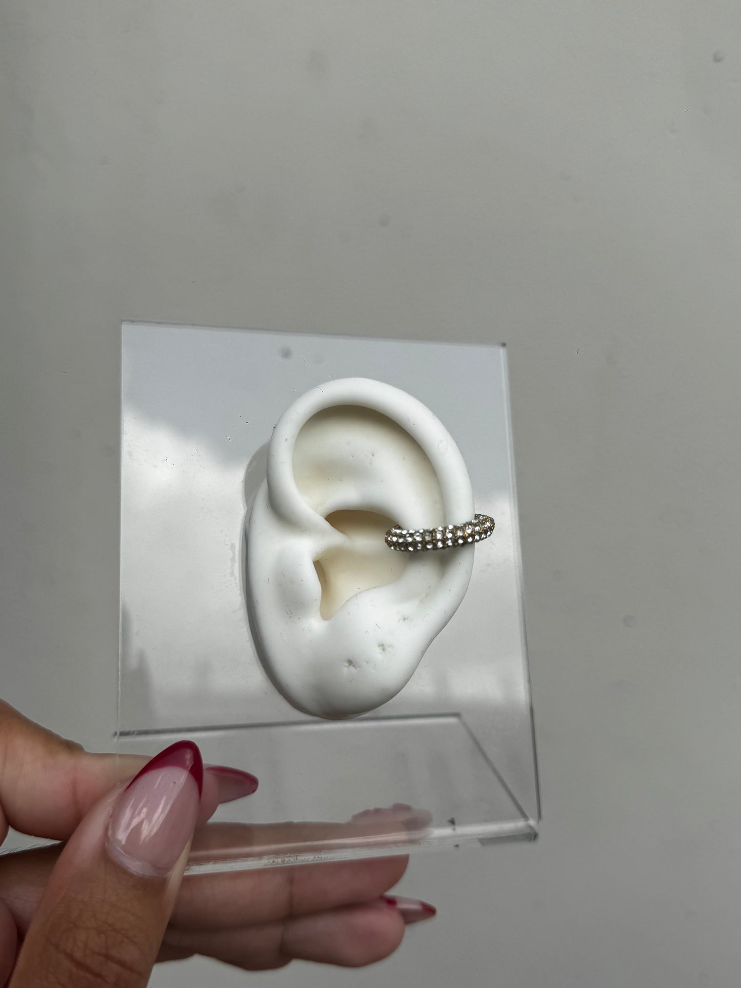 Earcuff Gold Llena de Zirconias