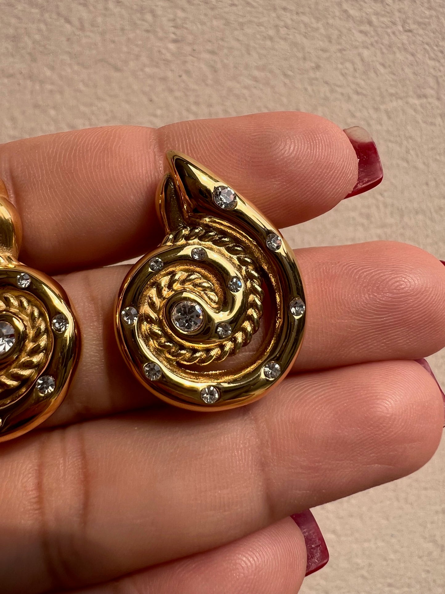 Studs Espiral gold con brillantes