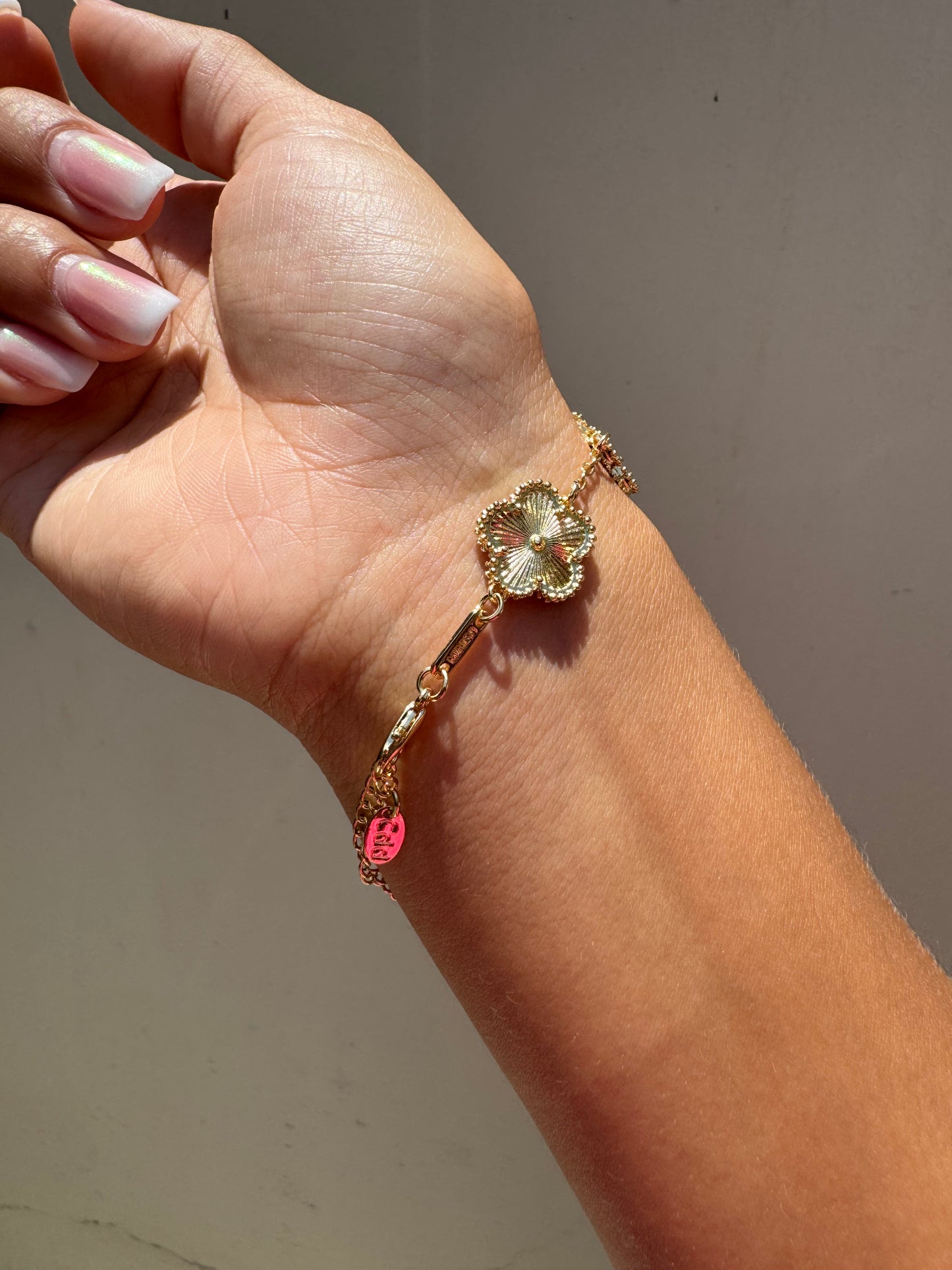 Brazalete tipo Van Cleef Gold Grande
