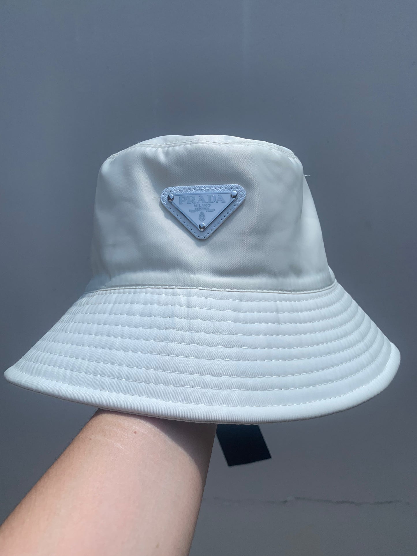 Bucket Hat Prada Blanco Hueso