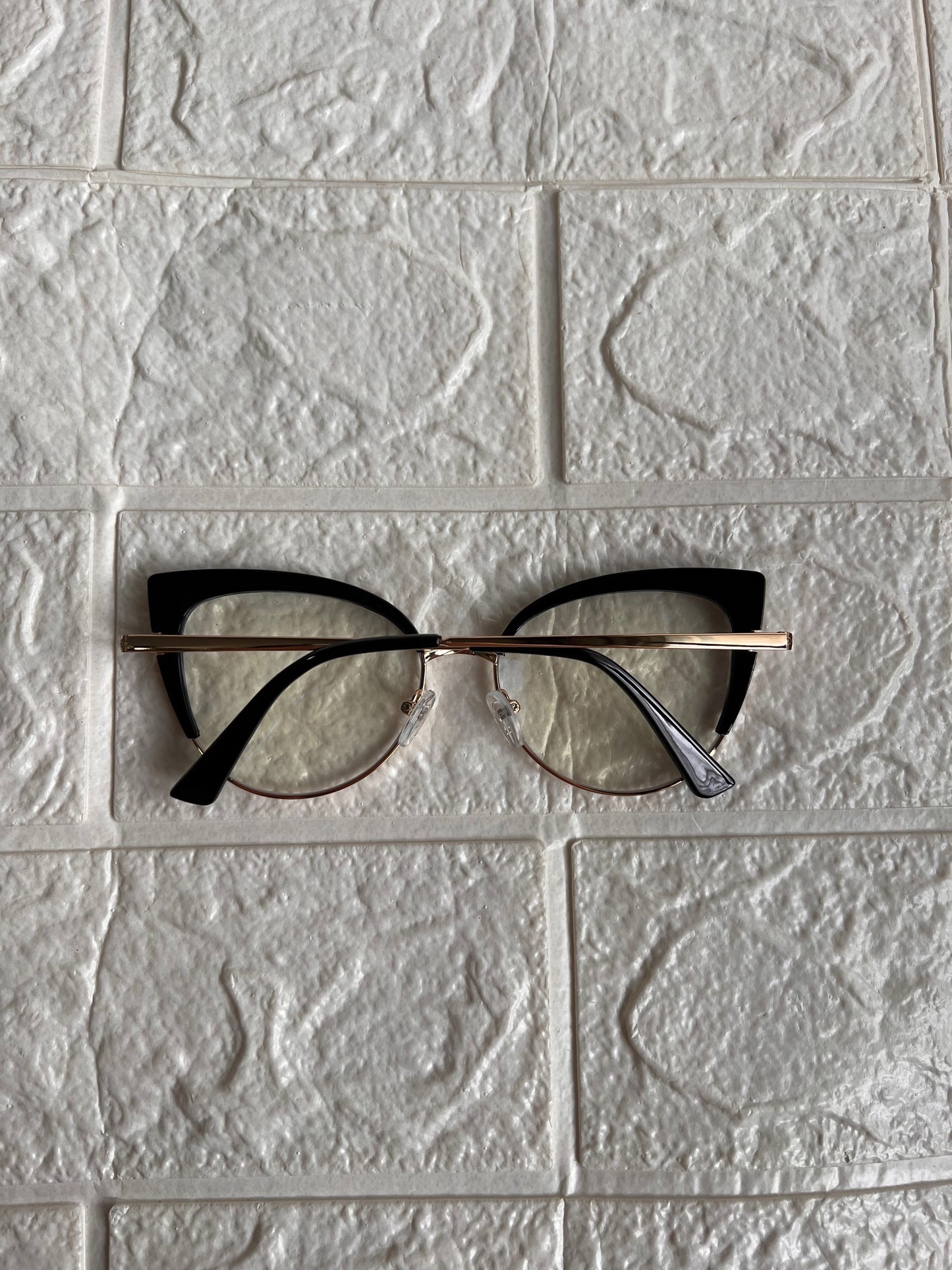 Lentes Cat Eye Negro Mitad con gold