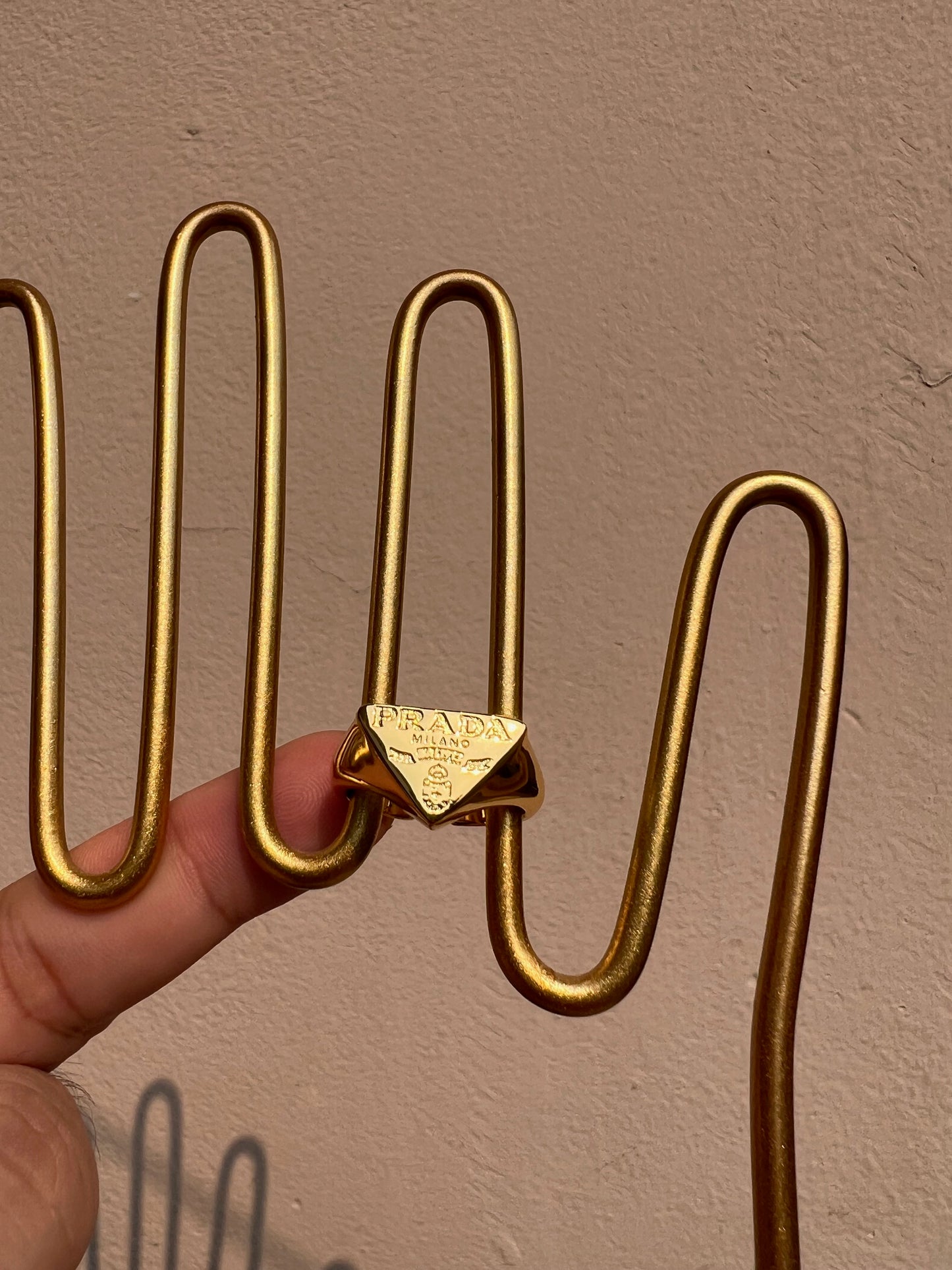 Anillo PRADA gold plane