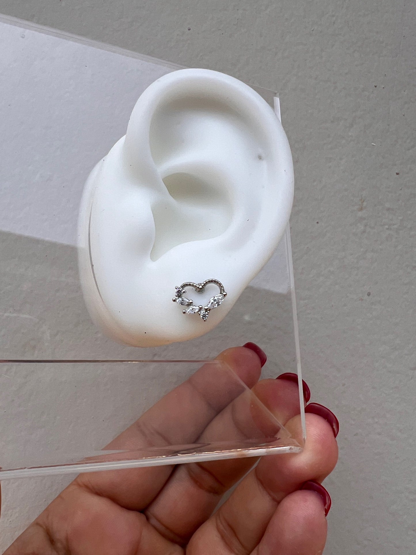 Piercing corazon silver con detalles clear