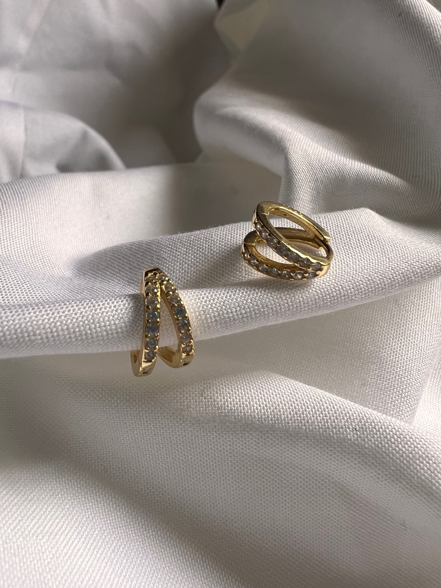 Mini hoops dobles gold con circonias 7mm