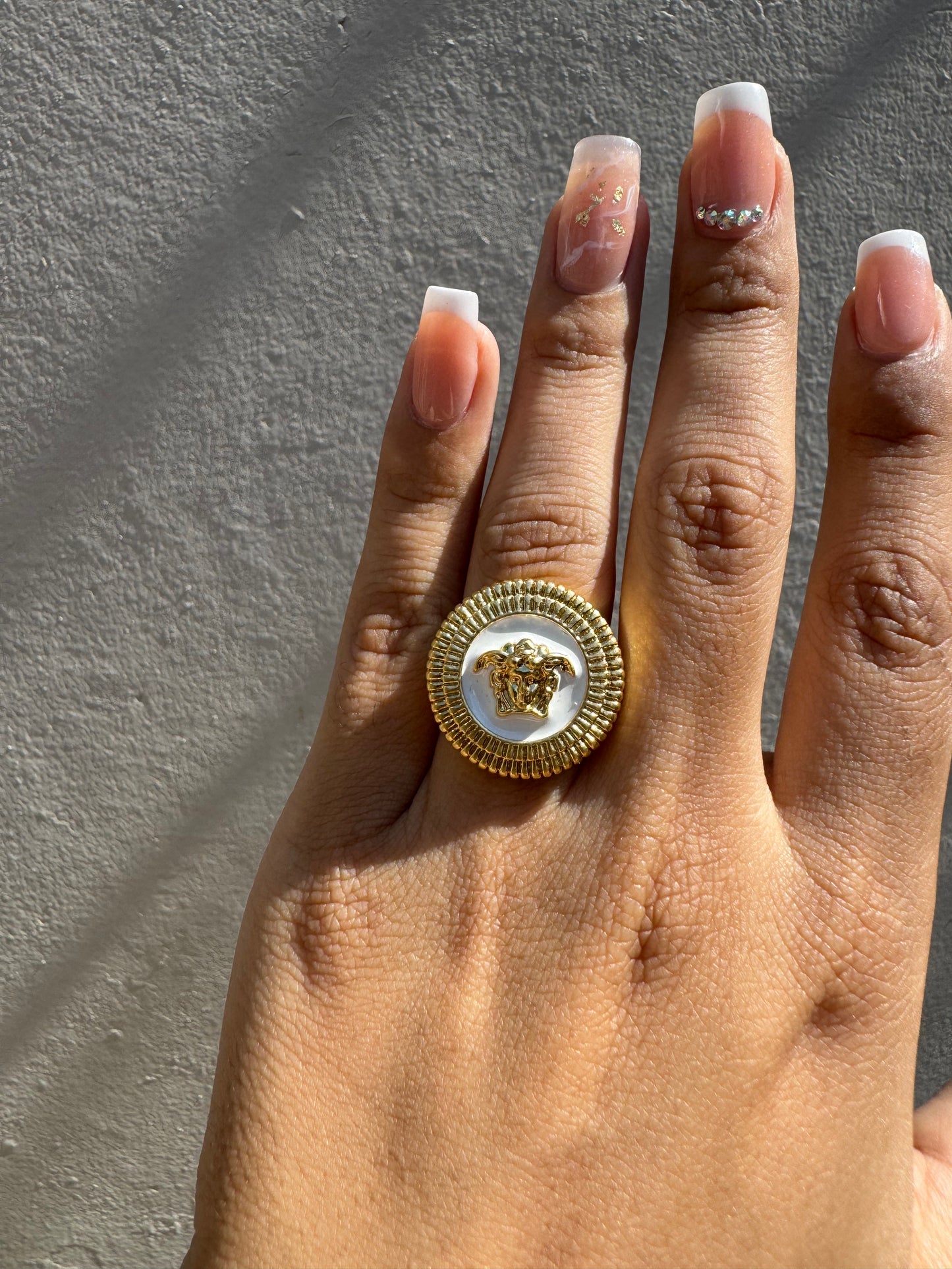 Anillo Versace Gold/White Ajustable