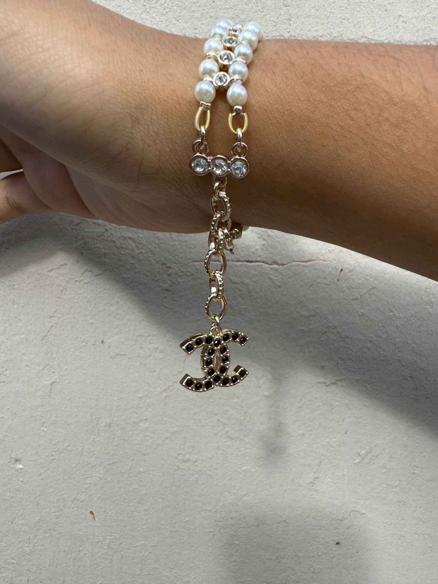 Brazalete Chanel Perlas