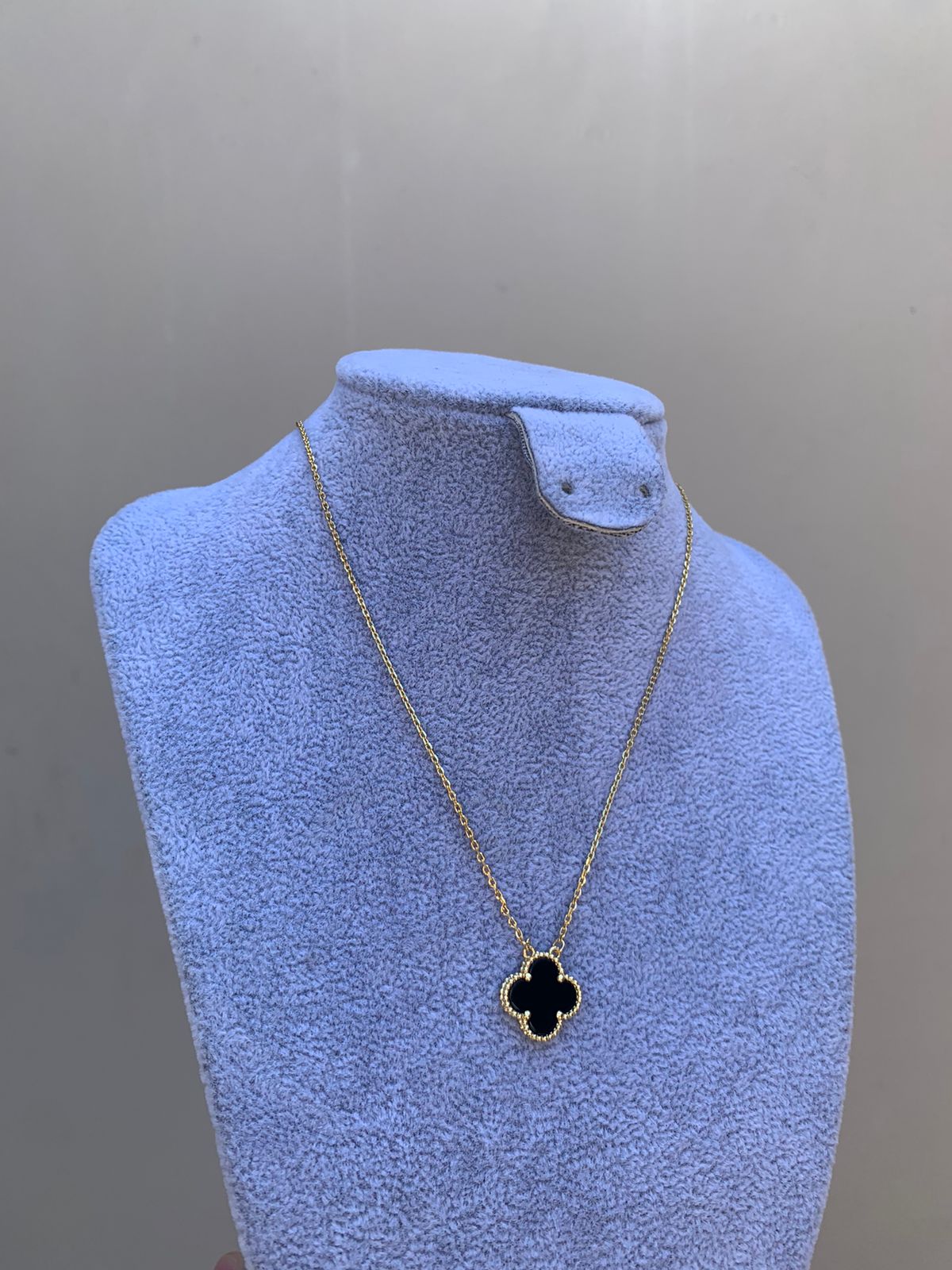 Cadena Van Cleef Black/Gold