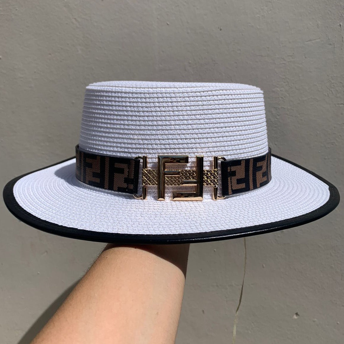 Hat Fendi Blanco