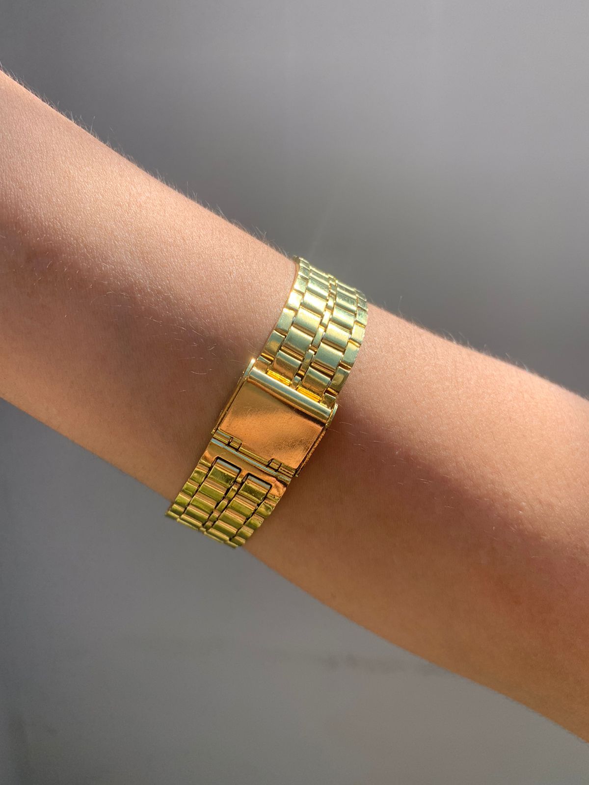 Reloj tipo Casio Gold