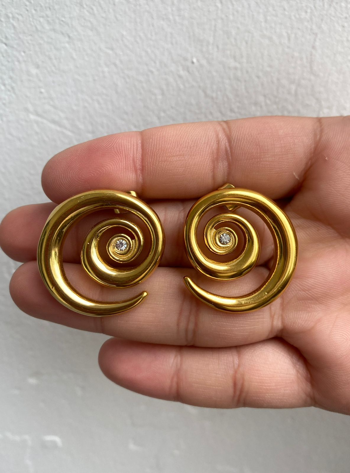 Studs Espiral y Brillito Gold