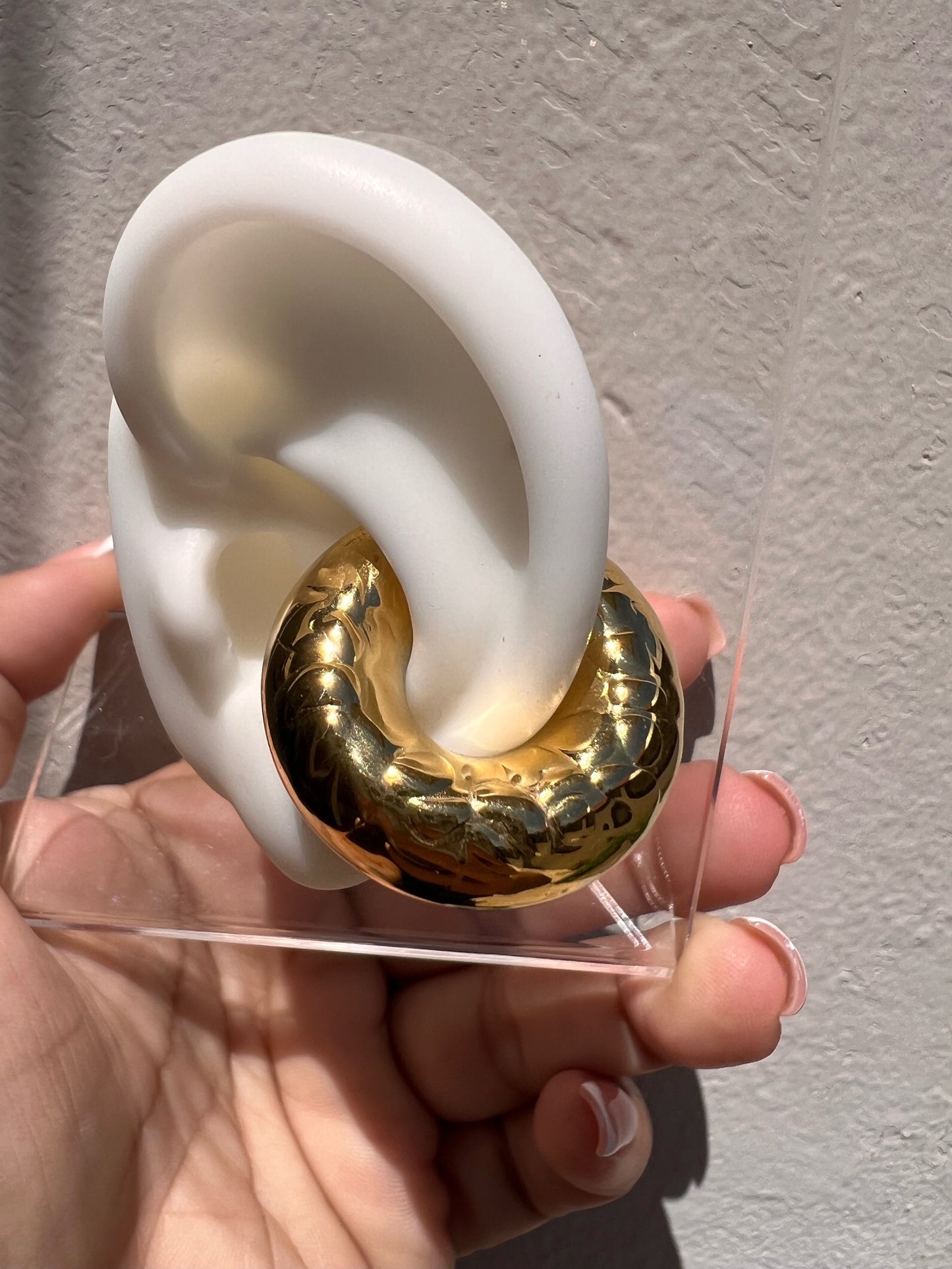 Earcuff Gold con Texturas Grandes