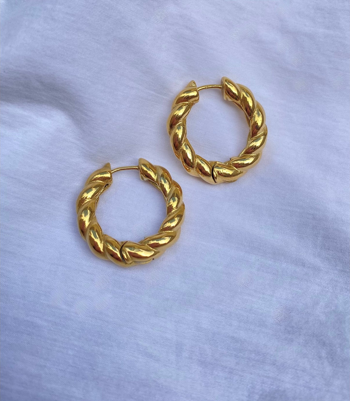 Hoops Golden Twist