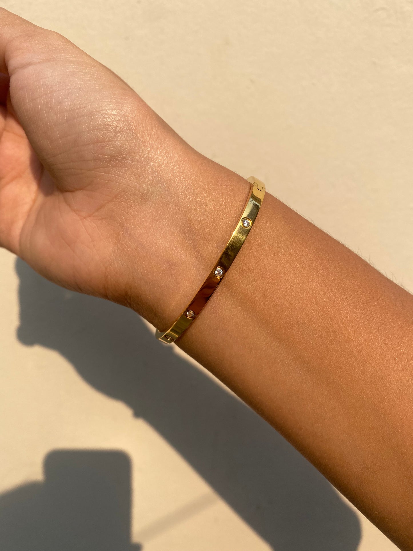 Bangle Gold & tipo Cartier Zircons 4mm