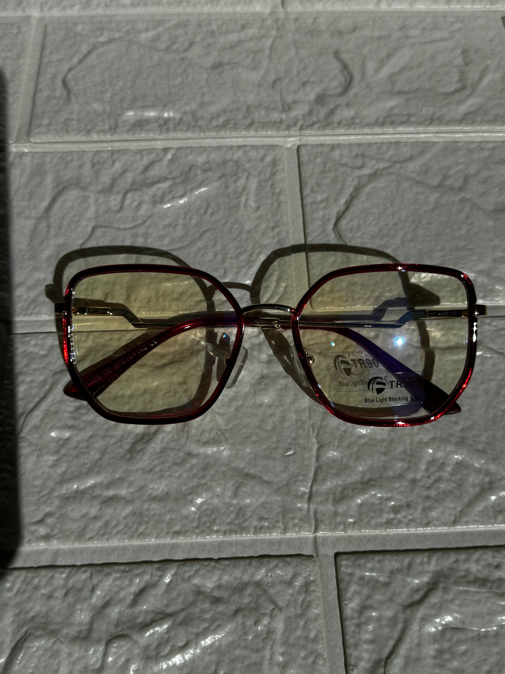 Lentes Semihexagonales Rojos