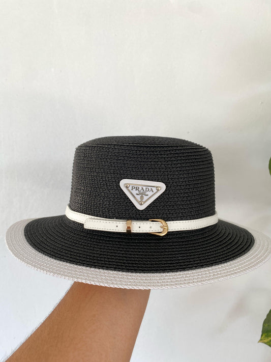 Hat Prada Blanco y Negro Nuevo