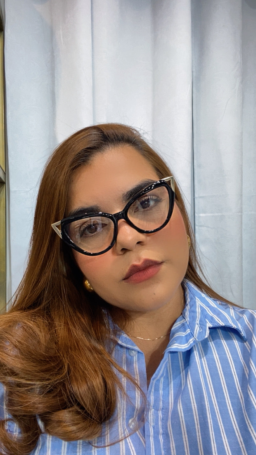 Lentes Fine Cat Eye Negros Esquinas de Metal Gold