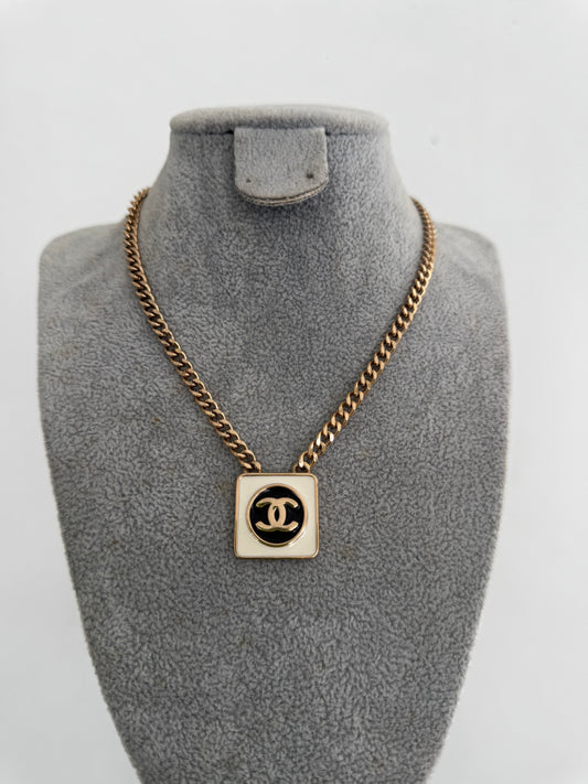 Necklace Chanel Blanco y Negro