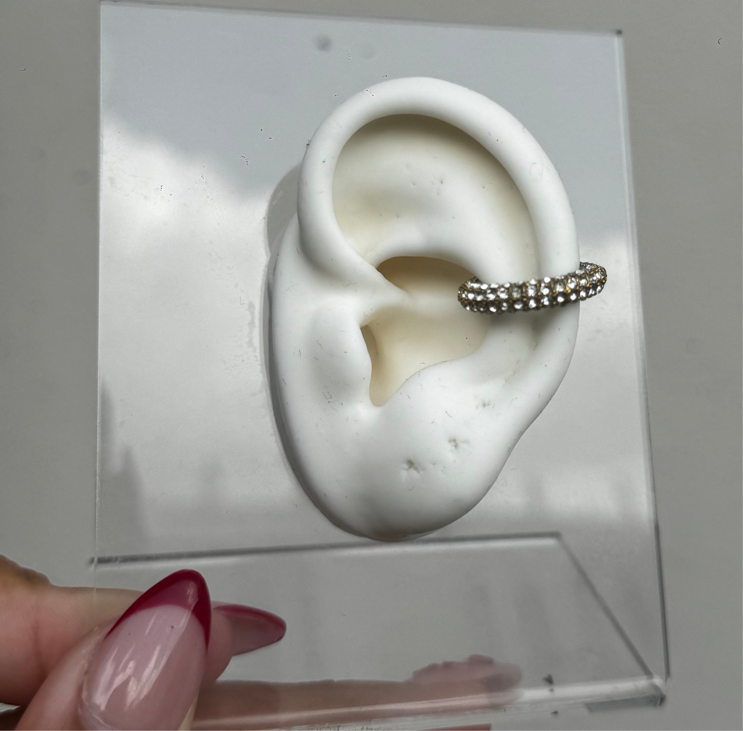 Earcuff Gold Llena de Zirconias