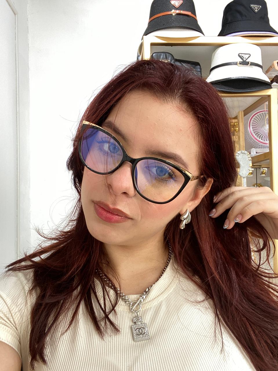 Lentes Cat Eye Negros con Detalles Gold Circulo en la Patilla