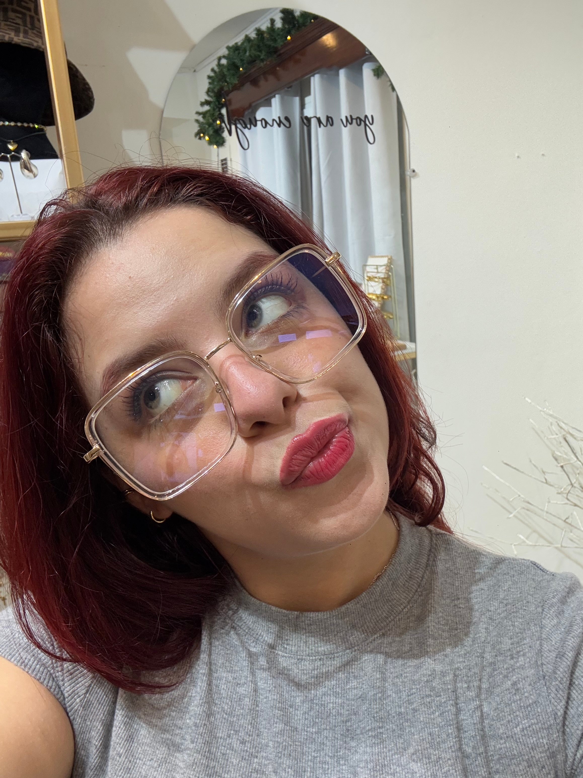 Lentes Cuadrados Clear con Detalles Gold