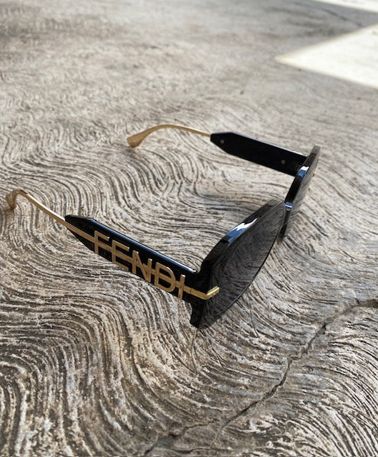 Lentes Fendi Negros con Dorado