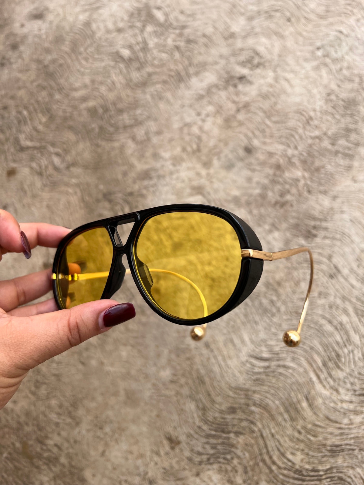 Lentes Aviadores Amarillo Aro Negro Patillas Gold Gota Extremo