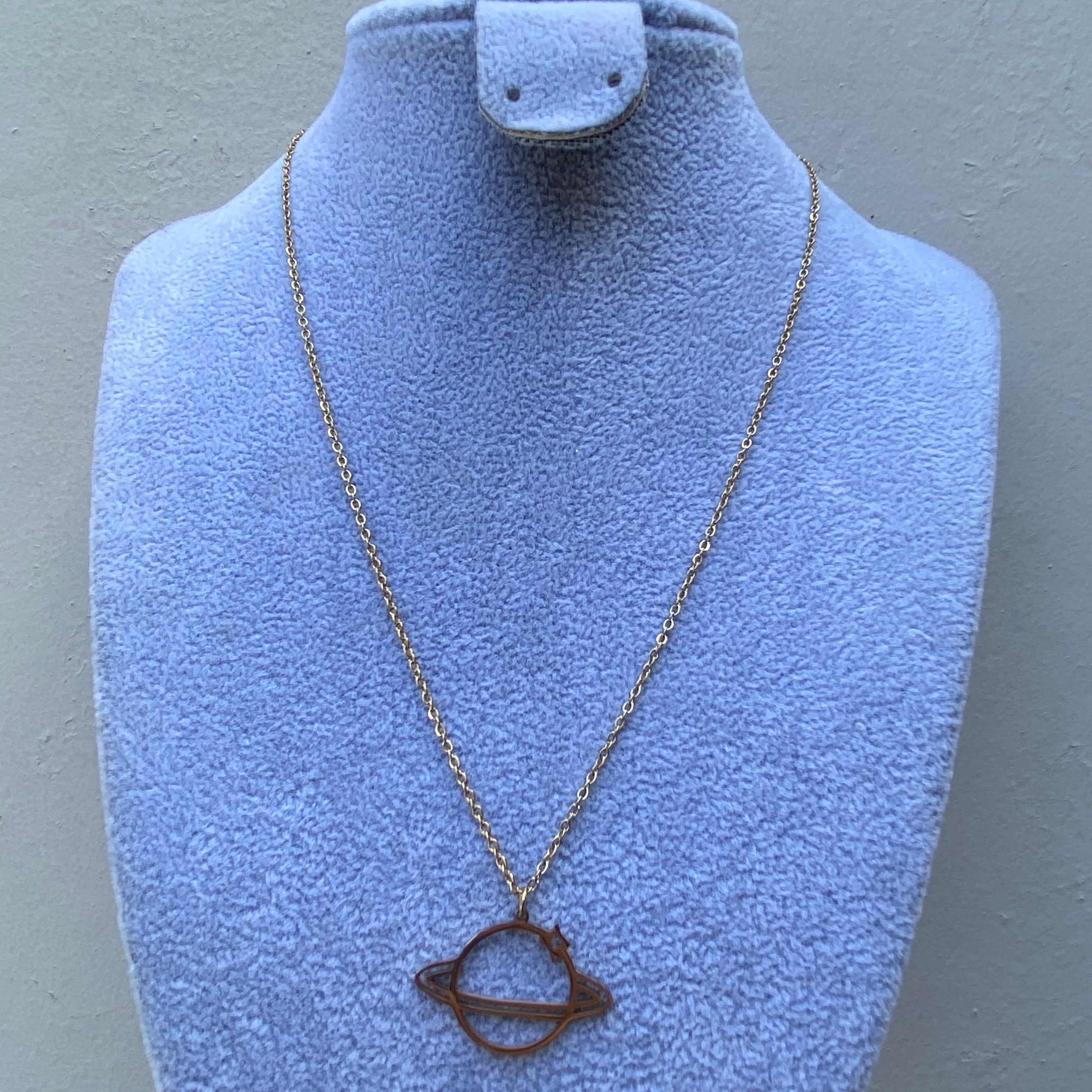 Cadena Saturno Gold