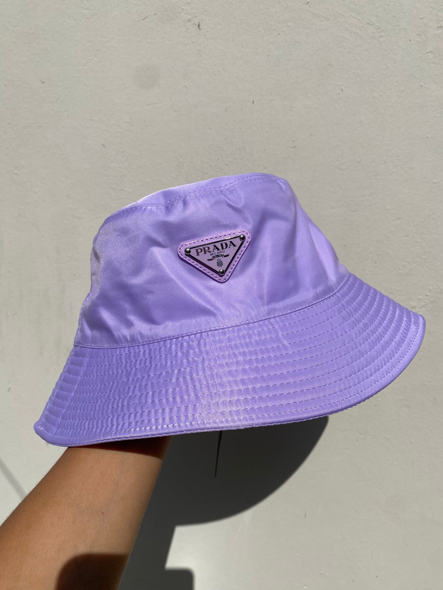 Bucket Hat Prada Morado