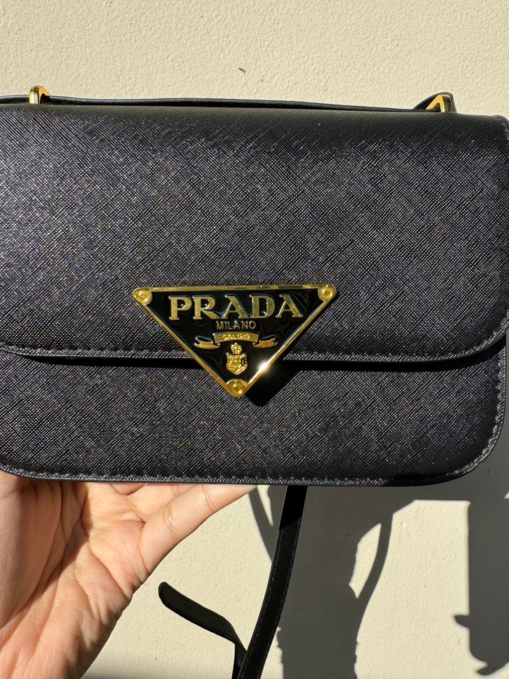 Cartera Prada Black & Gold
