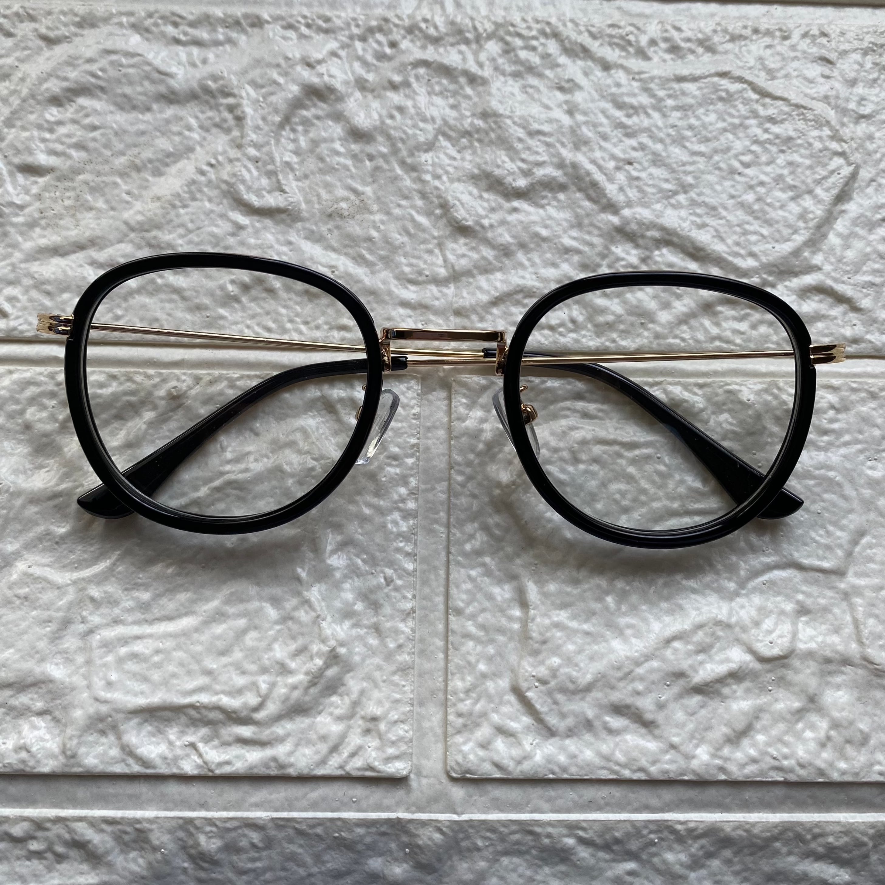 Lentes Semiredondo Black and Gold