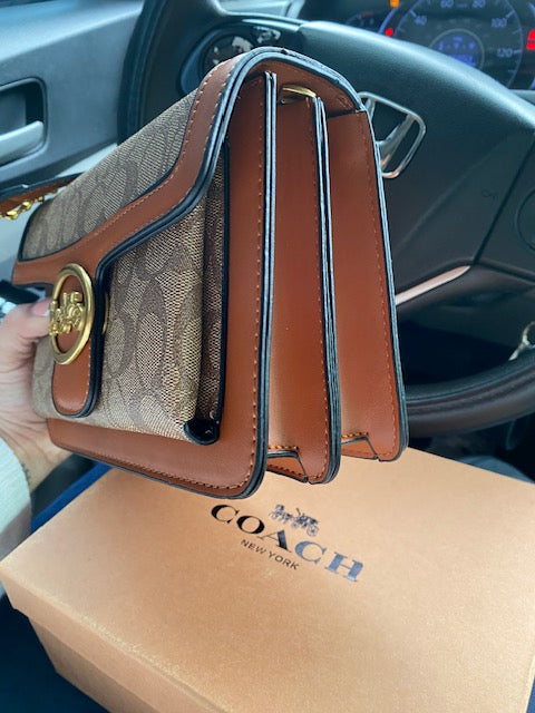 Cartera Coach Cafe
