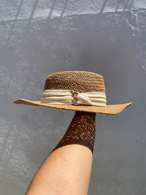 Hat YSL Cafe con Beige