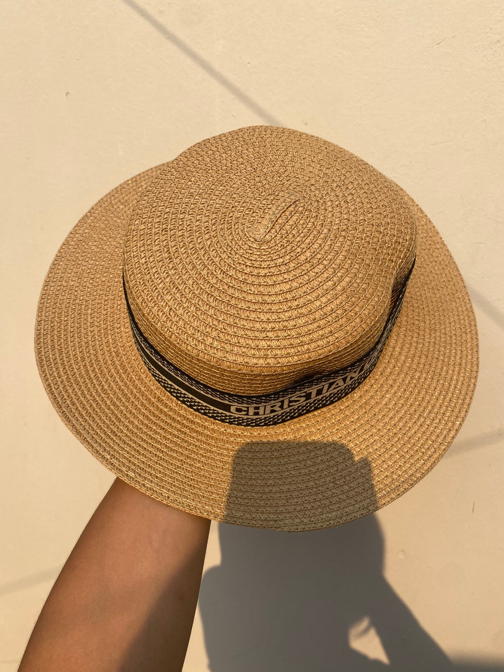 Hat Dior Cafe