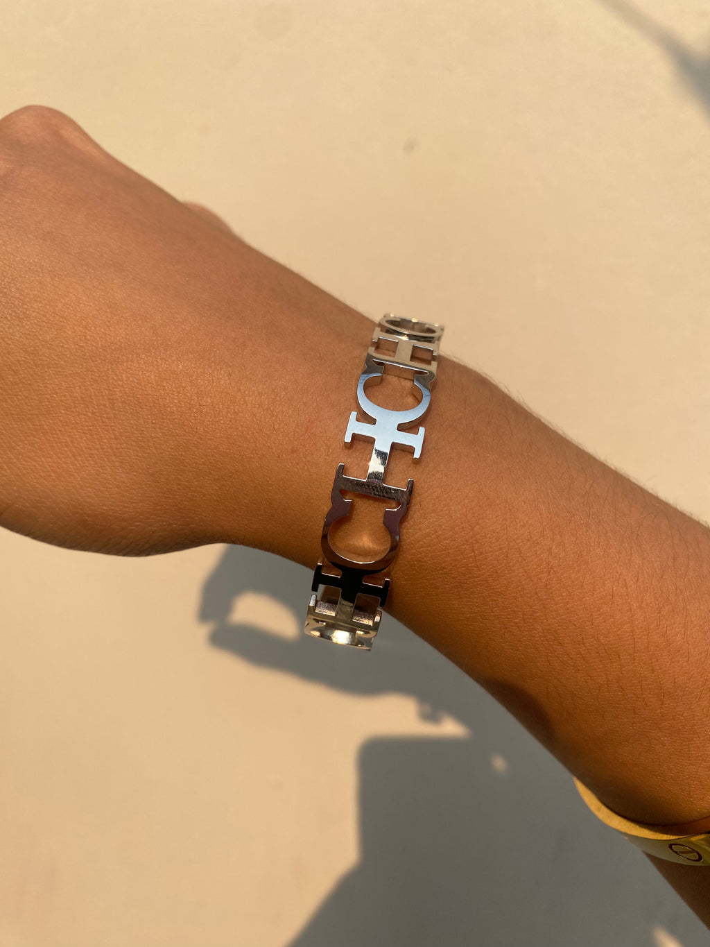 Brazalete Carolina Herrera Silver