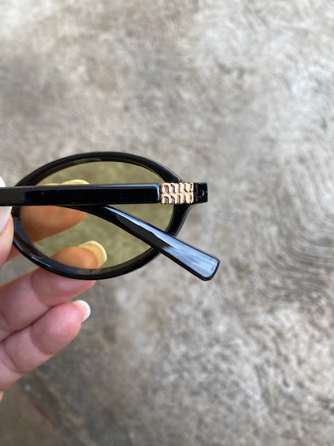 Lentes Miu Miu Ovalados Negros Con Verde
