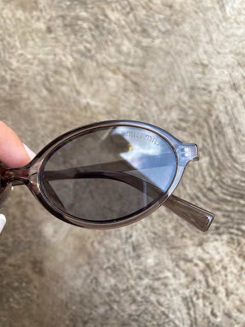 Lentes Miu Miu Ovalados Gris