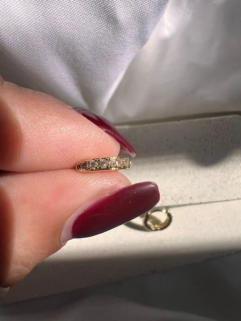 Mini Hoops Gold con Zirconias Incrustadas 7mm