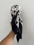 Bandana Blanca Con Puntos Negros