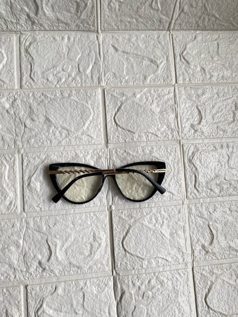 Lentes Cat Eye Negros Patillas Zigzag Gold