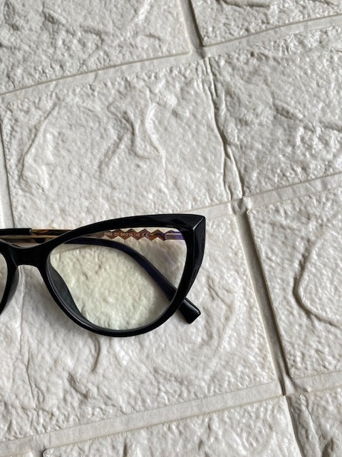 Lentes Cat Eye Negros Patillas Zigzag Gold