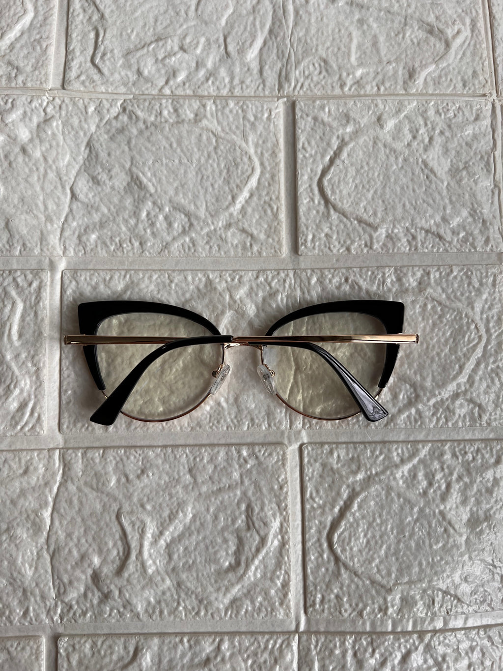 Lentes Cat Eye Negro Mitad con gold