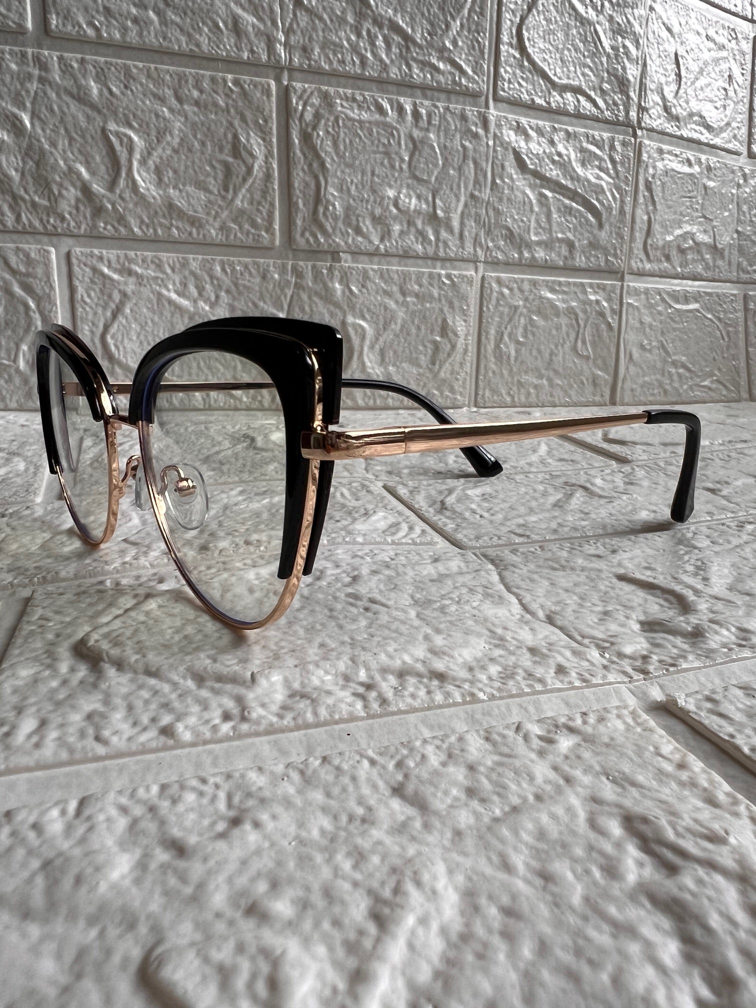 Lentes Cat Eye Negro Mitad con gold