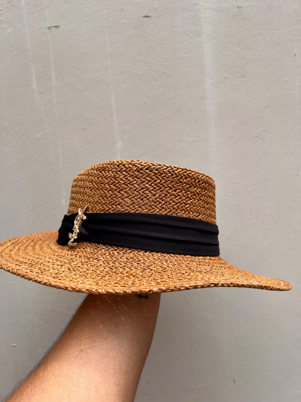 Hat YSL Cafe