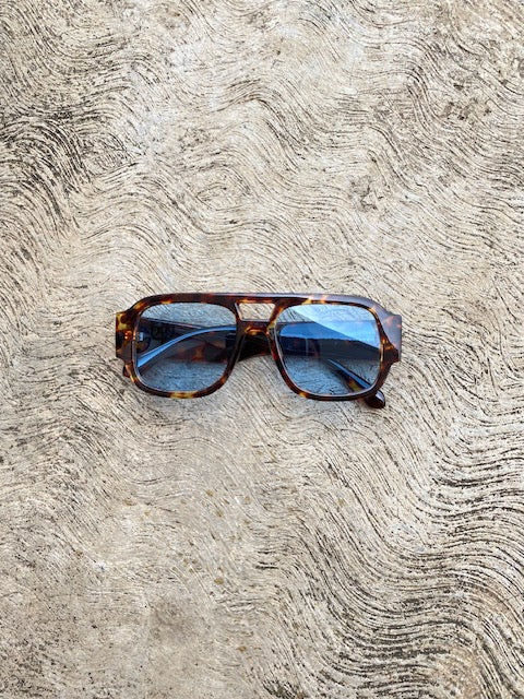 Lentes Azules con Aro Leopardo