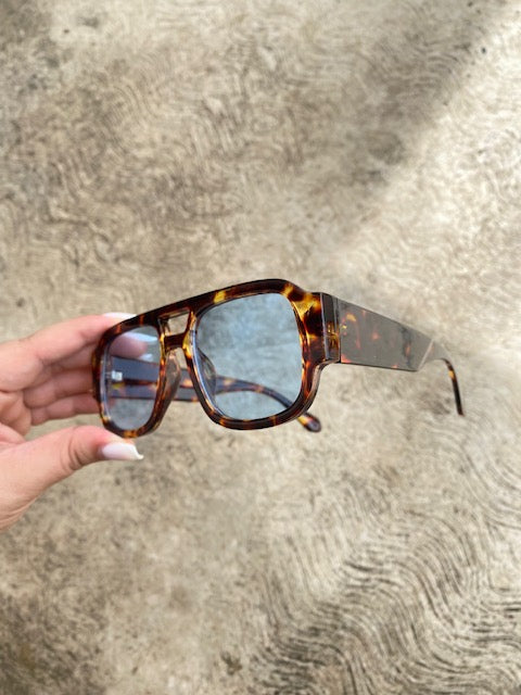 Lentes Azules con Aro Leopardo