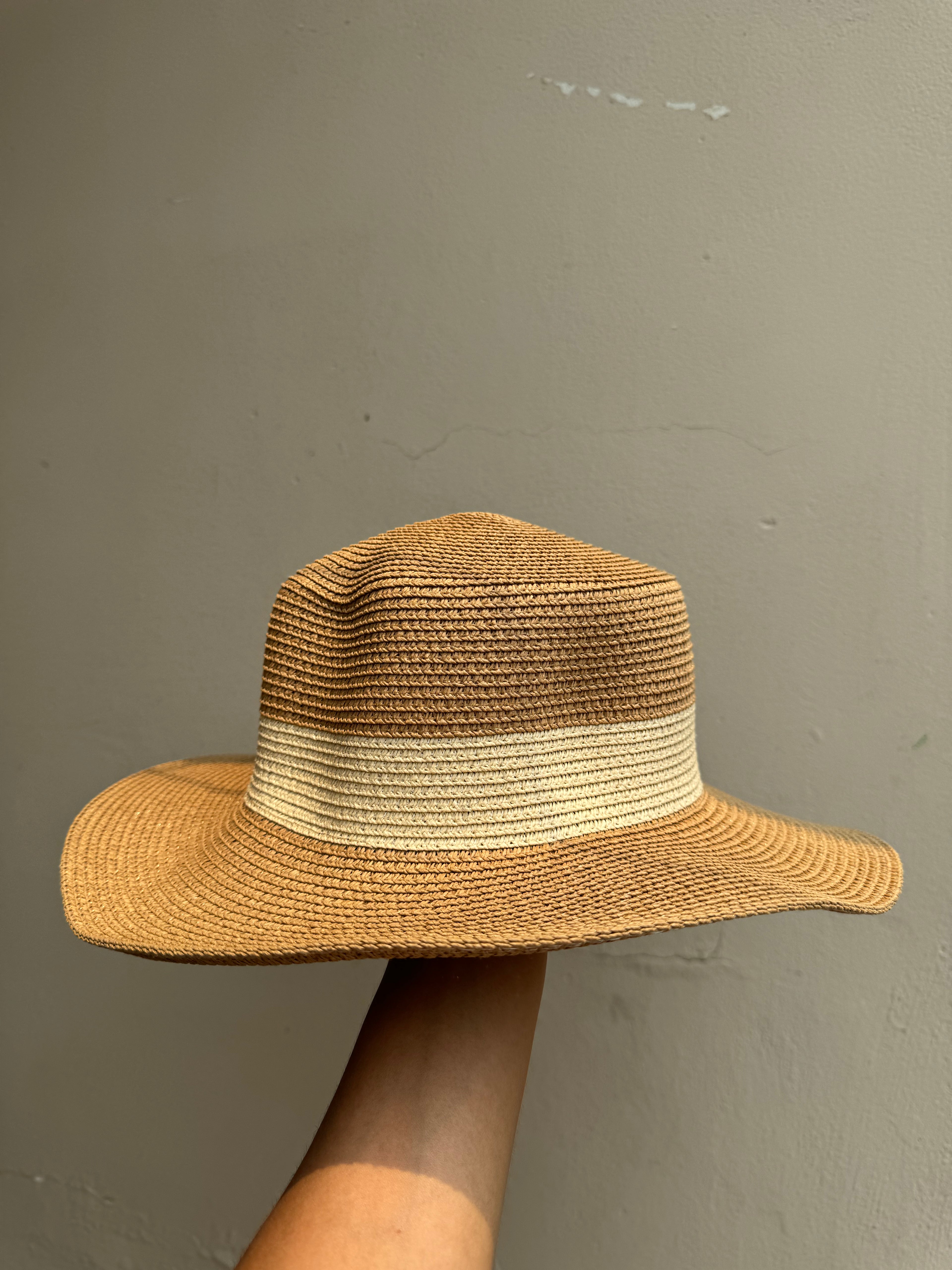 Hat Prada Caramelo Linea Beige