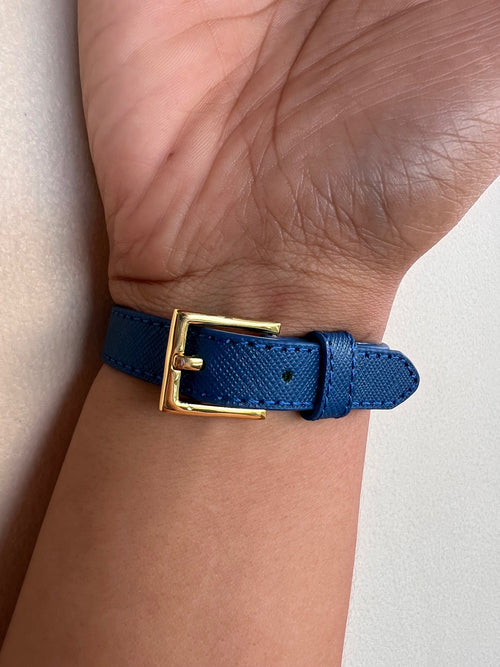Brazalete Prada Cuerito Azul Logo Gold