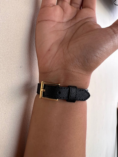 Brazalete Prada Cuerito Negro Logo Grande Gold